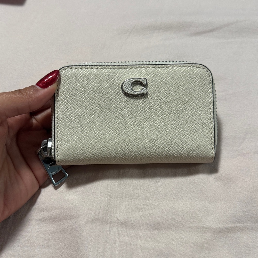 Coach Chalk/Silver Zip Around Card Case
